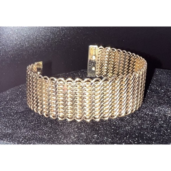 7" X 3/4" Cuff Bracelet Goldstone Textured Slip-on No Fasteners - Picture 1 of 3